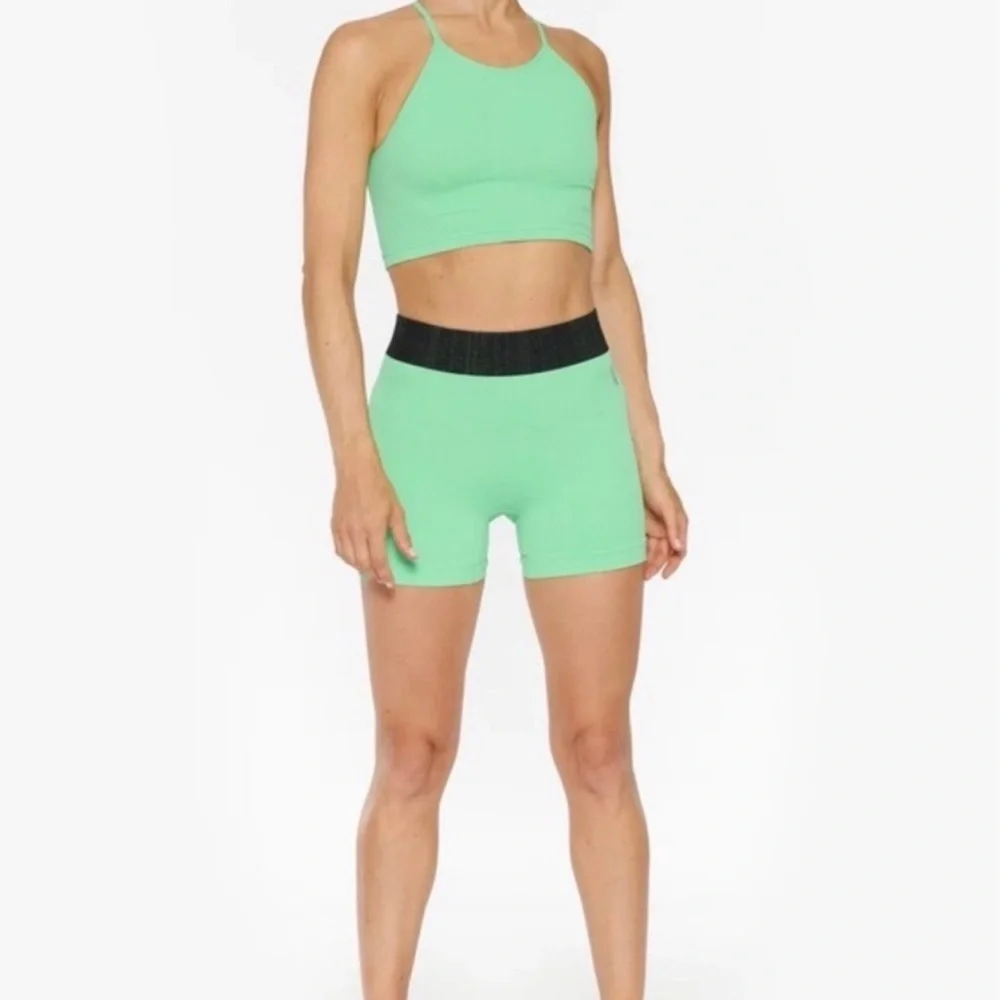 💫 FP MOVEMENT by FREE PEOPLE Seamless Short in Fresh Cut M/L NWT
